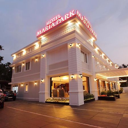 Muvattupuzha Hotel Maria Park מראה חיצוני תמונה