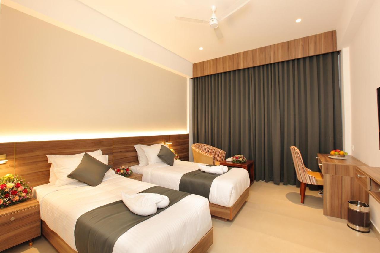 Muvattupuzha Hotel Maria Park מראה חיצוני תמונה
