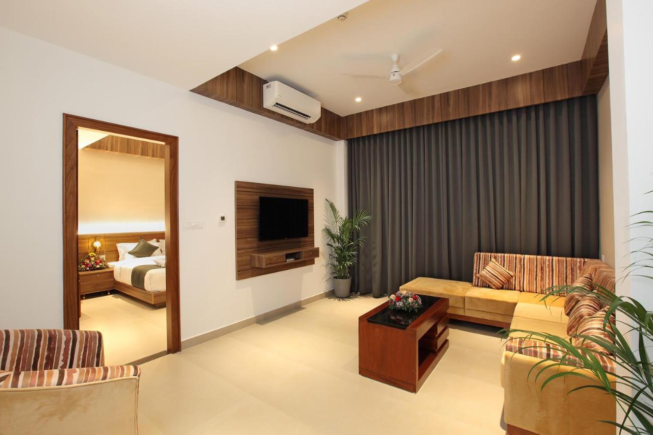 Muvattupuzha Hotel Maria Park מראה חיצוני תמונה