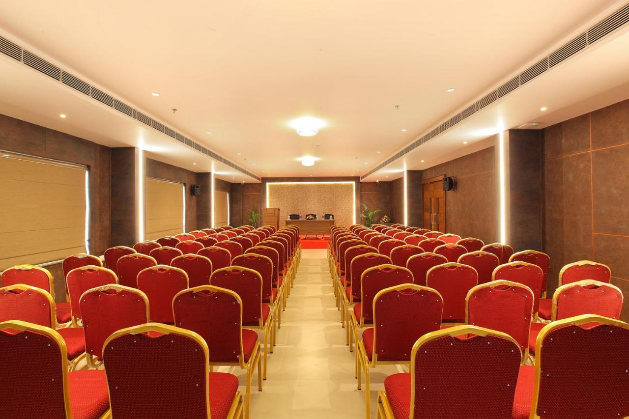Muvattupuzha Hotel Maria Park מראה חיצוני תמונה