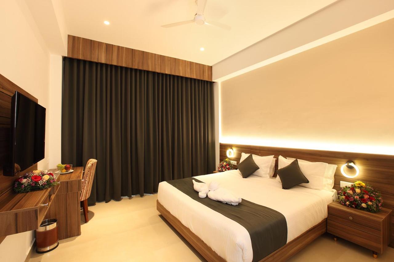 Muvattupuzha Hotel Maria Park מראה חיצוני תמונה